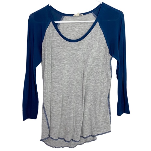 Aritzia Tops Aritzia Wilfred Free Light Weight Retro Baseball Tee